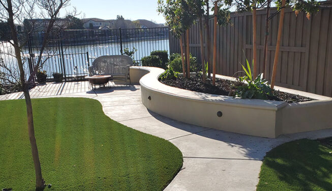 Lakeside landscape by Solscape Landscape