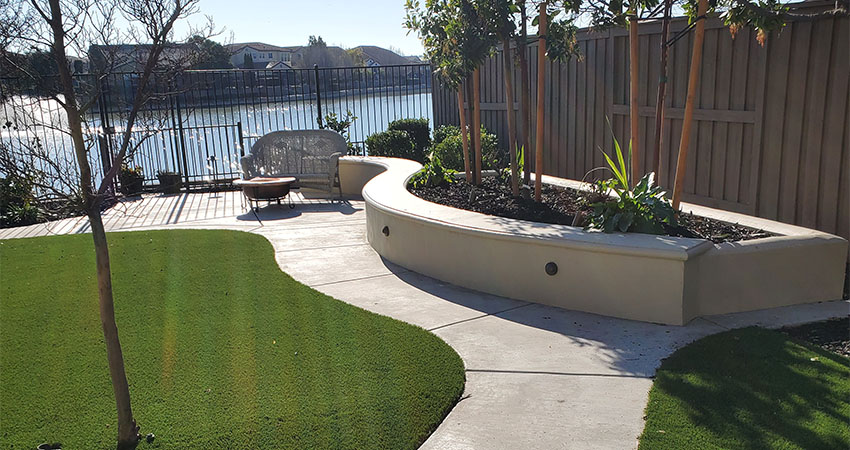 Lakeside landscape by Solscape Landscape