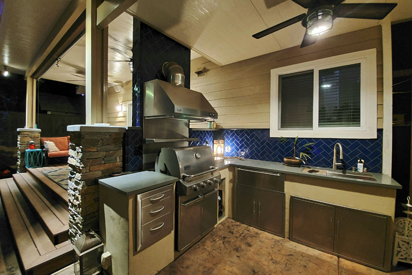 Outdoor Kitchen